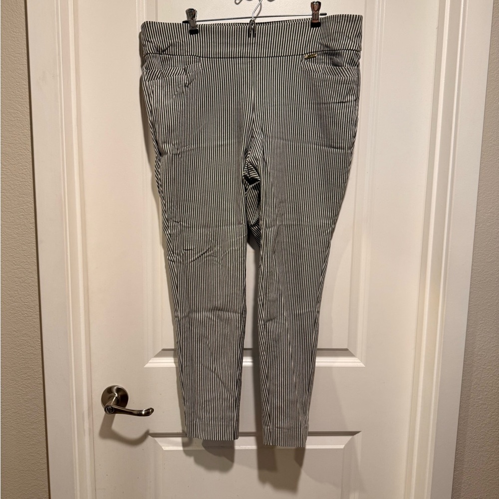 Jones New York Black and White Striped Ankle Jeans